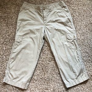 GUC Ladies cargo style Capri pants